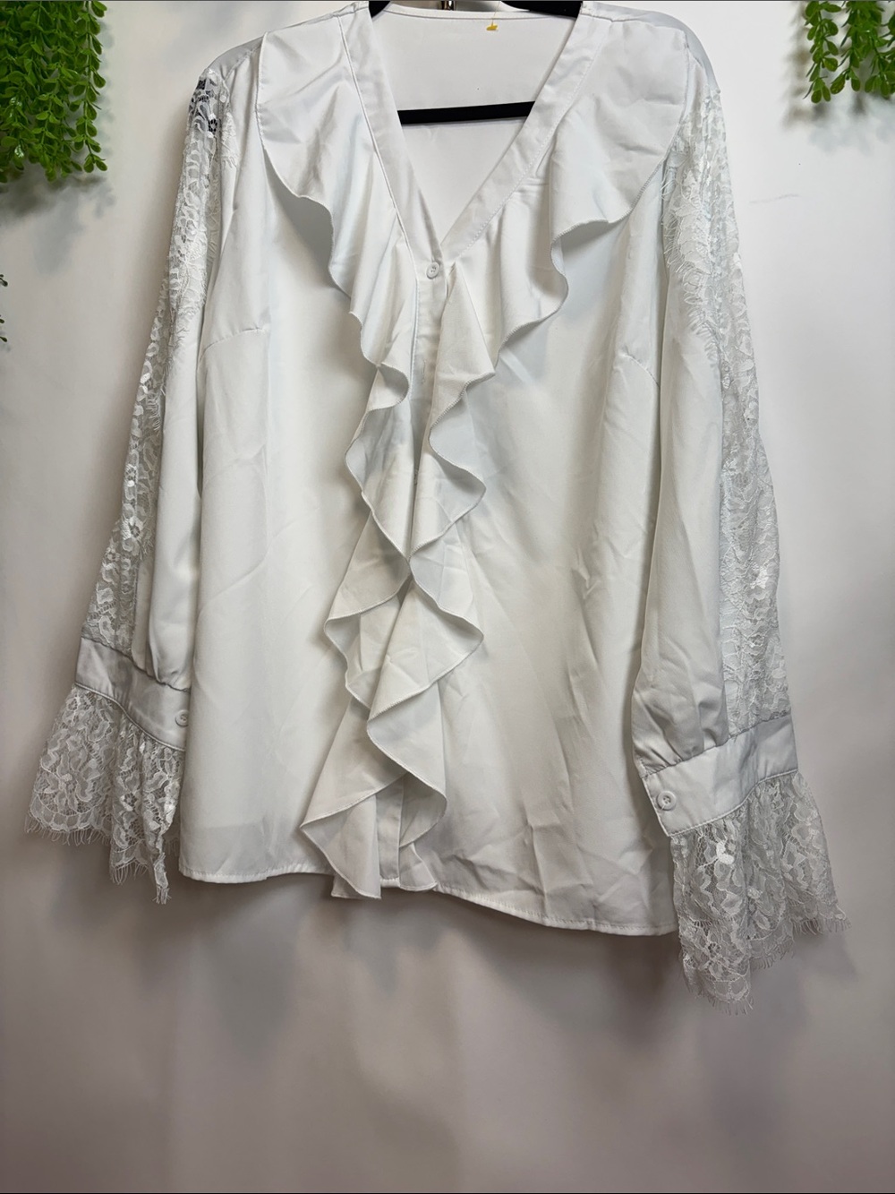 Source Unknown White Ruffle Lace-Sleeve Blouse